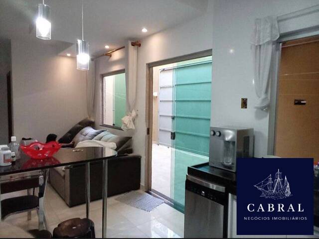 #105 - Casa Geminada para Venda em Contagem - MG