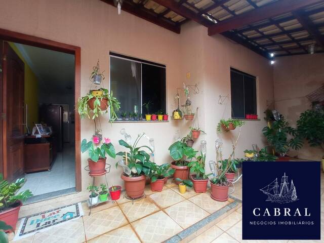 #371 - Casa Geminada para Venda em Ribeirão das Neves - MG