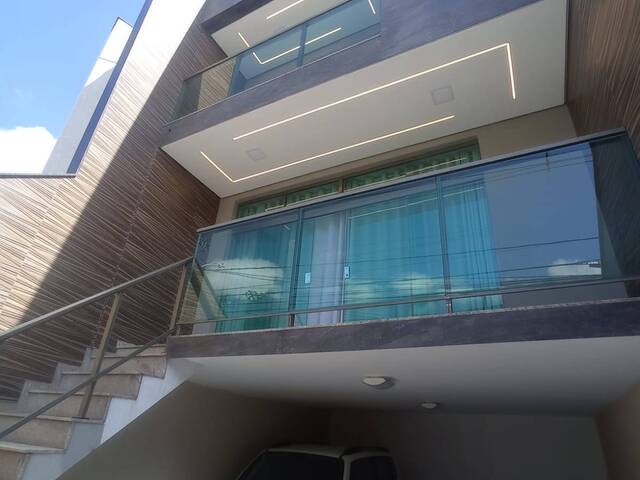 #430 - Casa Geminada para Venda em Contagem - MG