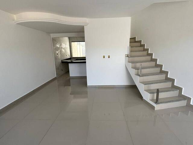 Casa para Venda em Contagem - 4