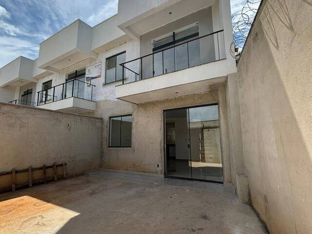 #480 - Casa para Venda em Contagem - MG