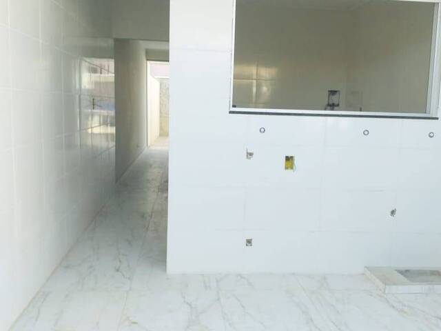 #488 - Casa Geminada para Venda em Contagem - MG