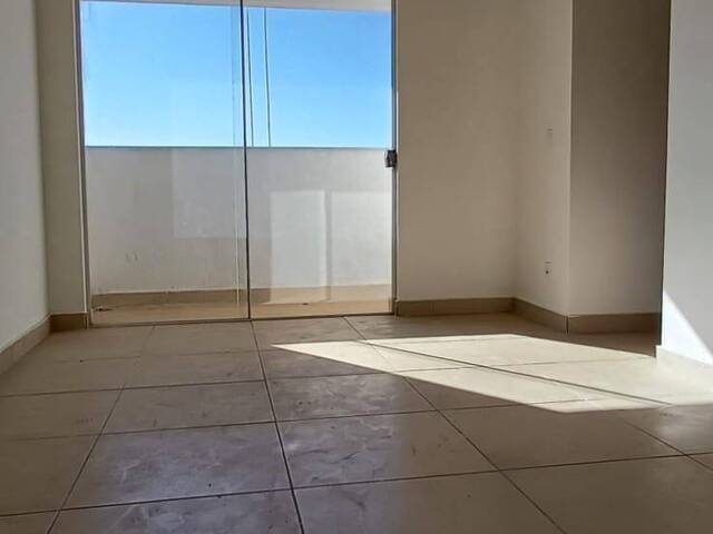 #520 - Apartamento para Venda em Contagem - MG