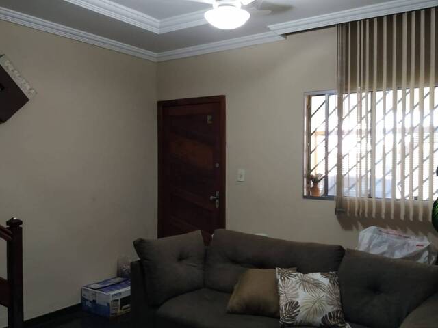 #522 - Casa Geminada para Venda em Contagem - MG