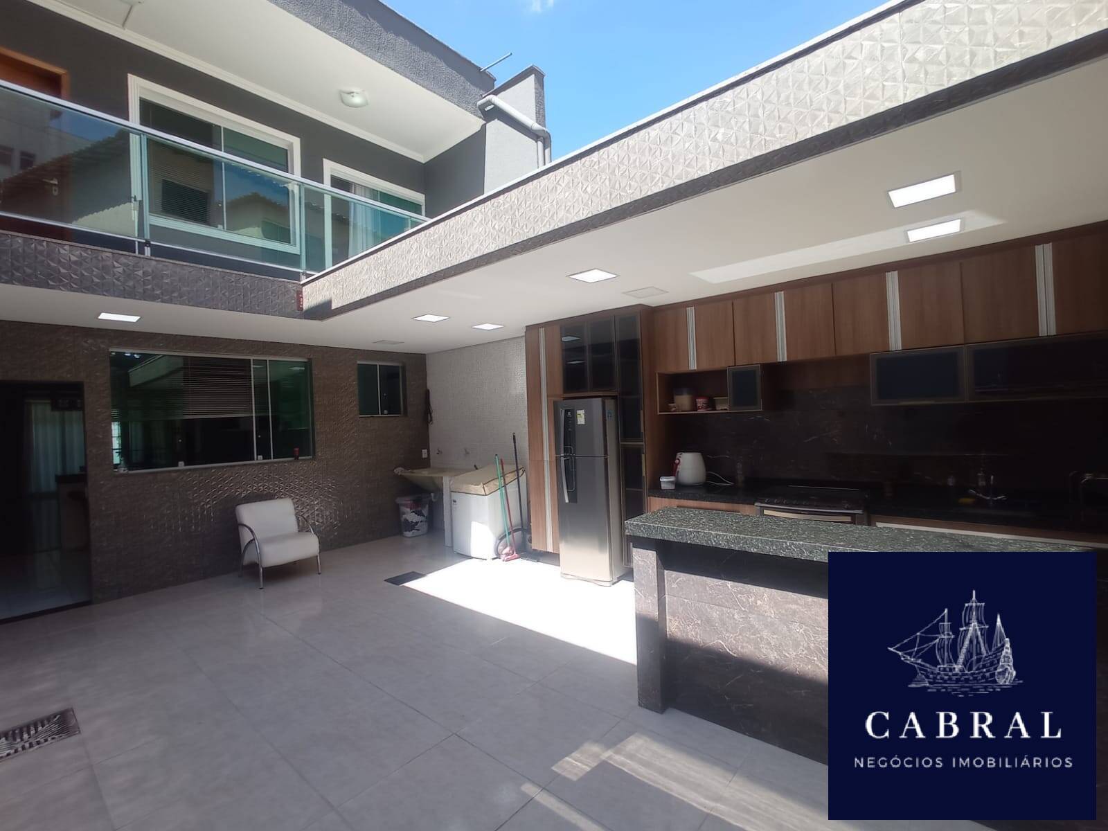 Casa à venda com 3 quartos, 240m² - Foto 10