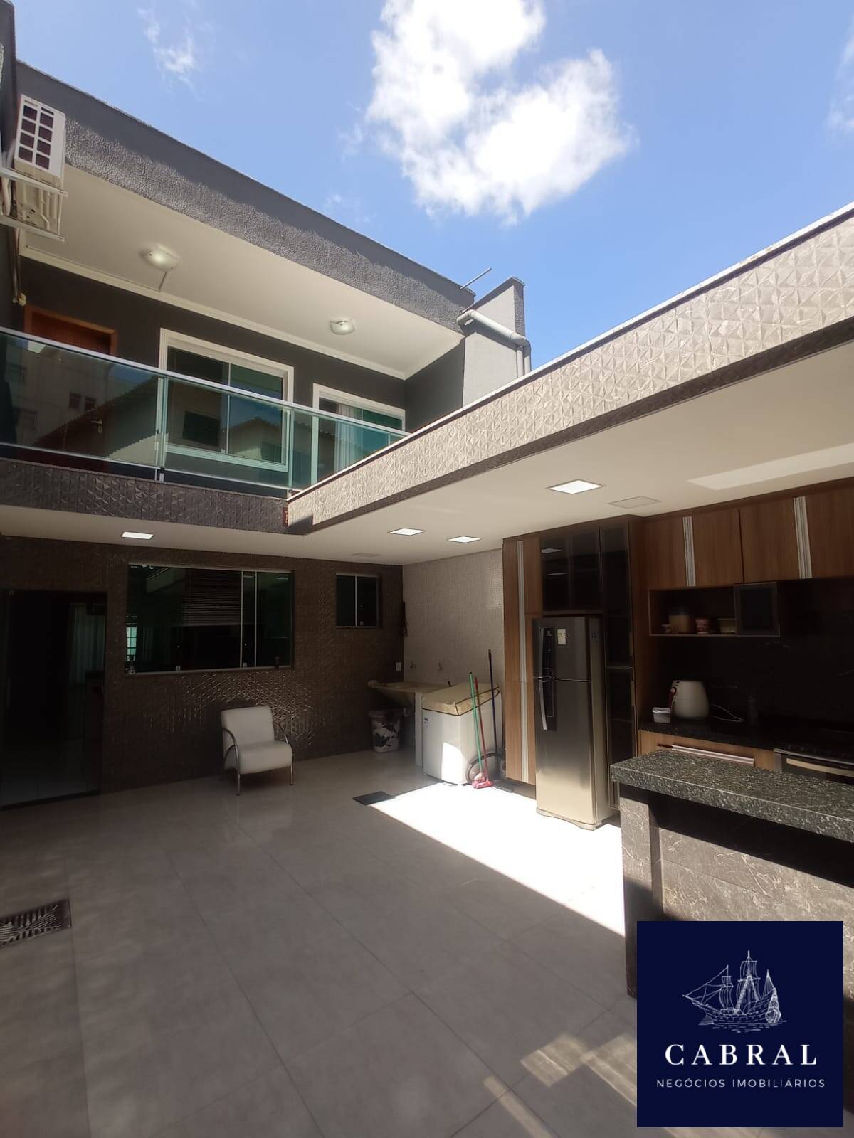 Casa à venda com 3 quartos, 240m² - Foto 11