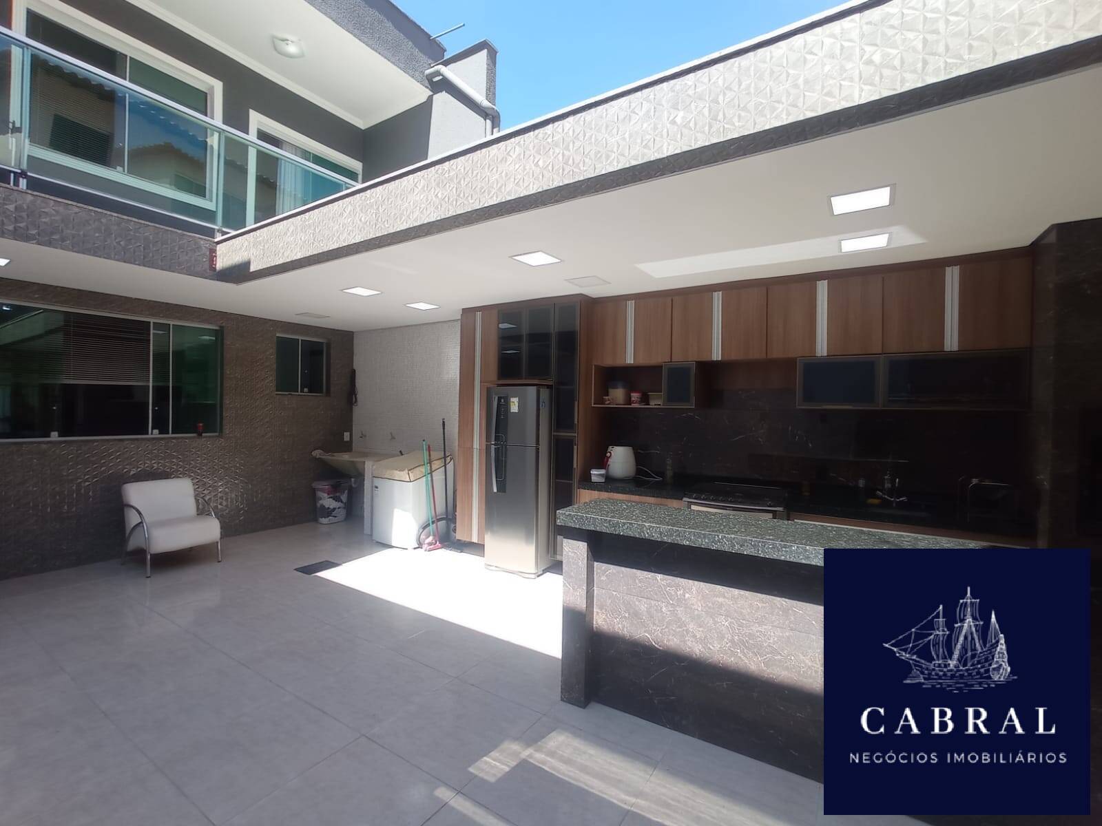 Casa à venda com 3 quartos, 240m² - Foto 14