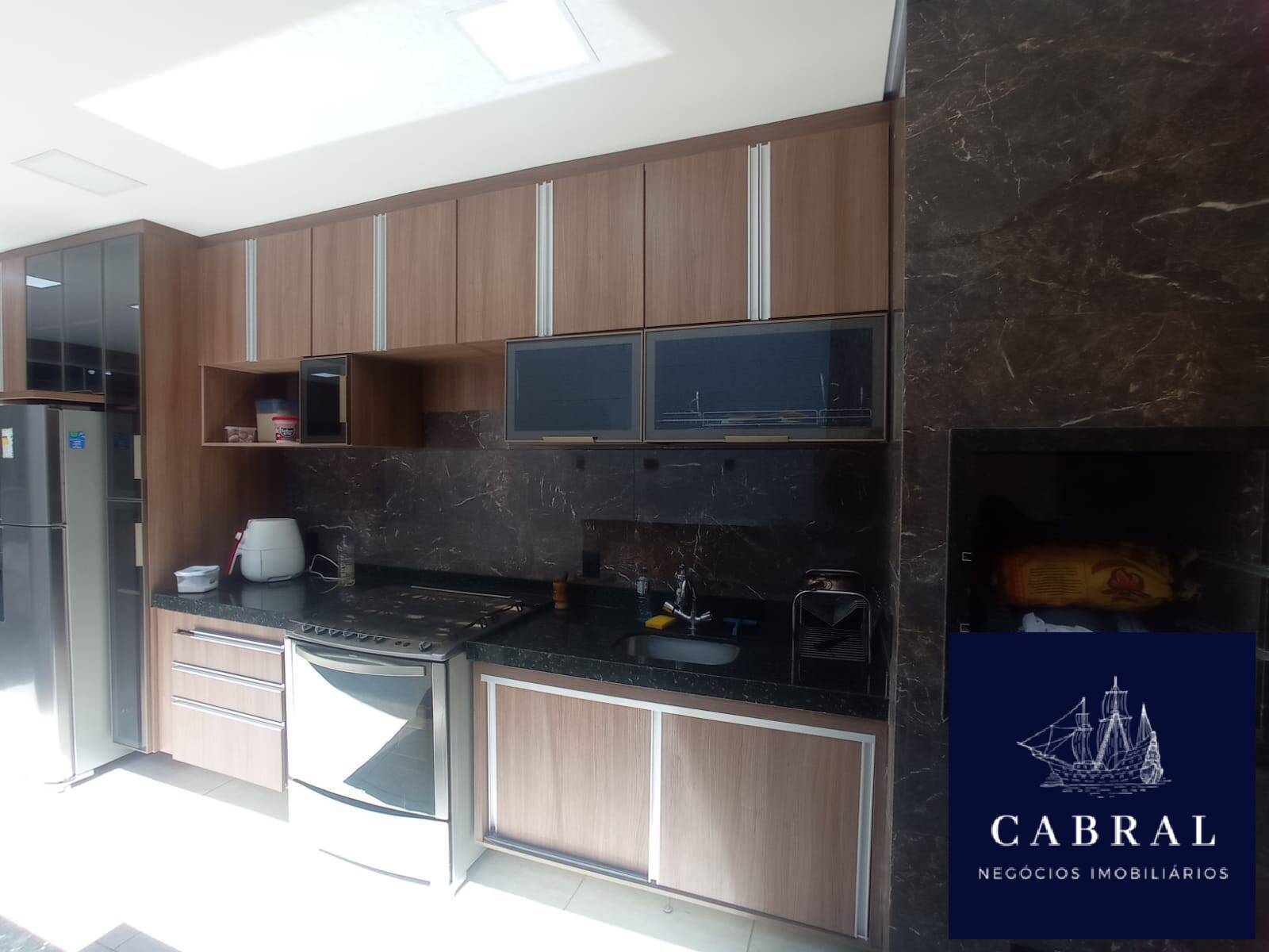 Casa à venda com 3 quartos, 240m² - Foto 15