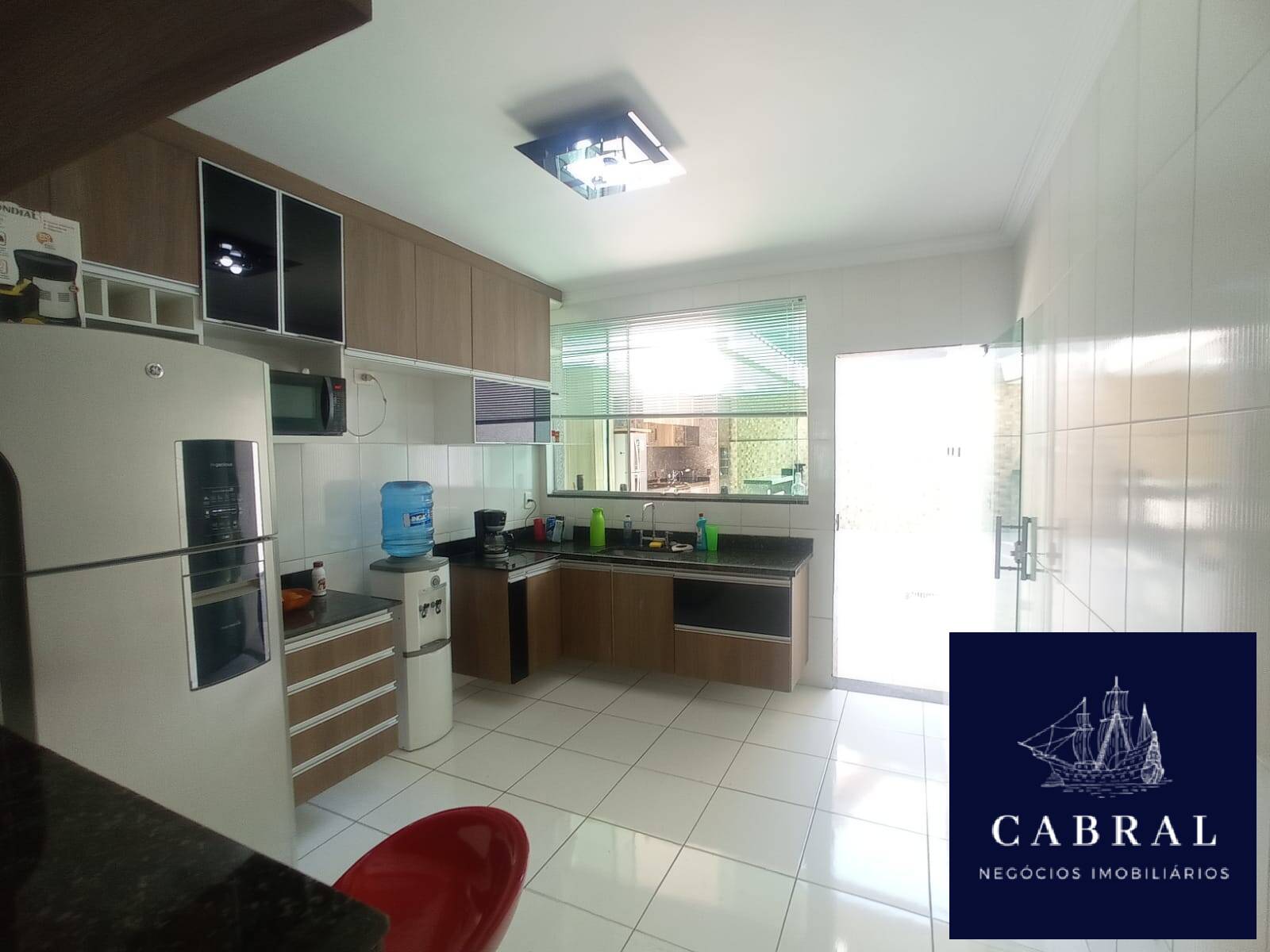Casa à venda com 3 quartos, 240m² - Foto 28