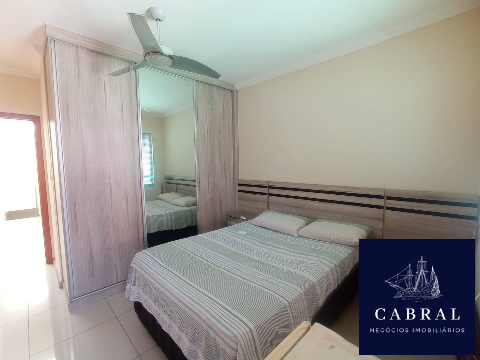 Casa à venda com 3 quartos, 240m² - Foto 42