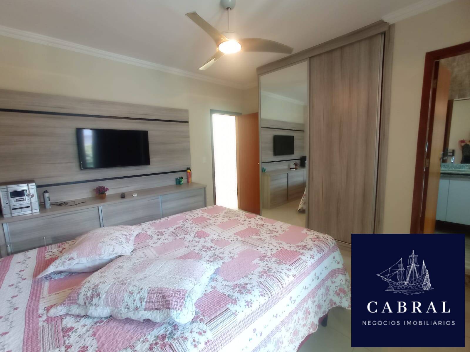 Casa à venda com 3 quartos, 240m² - Foto 59