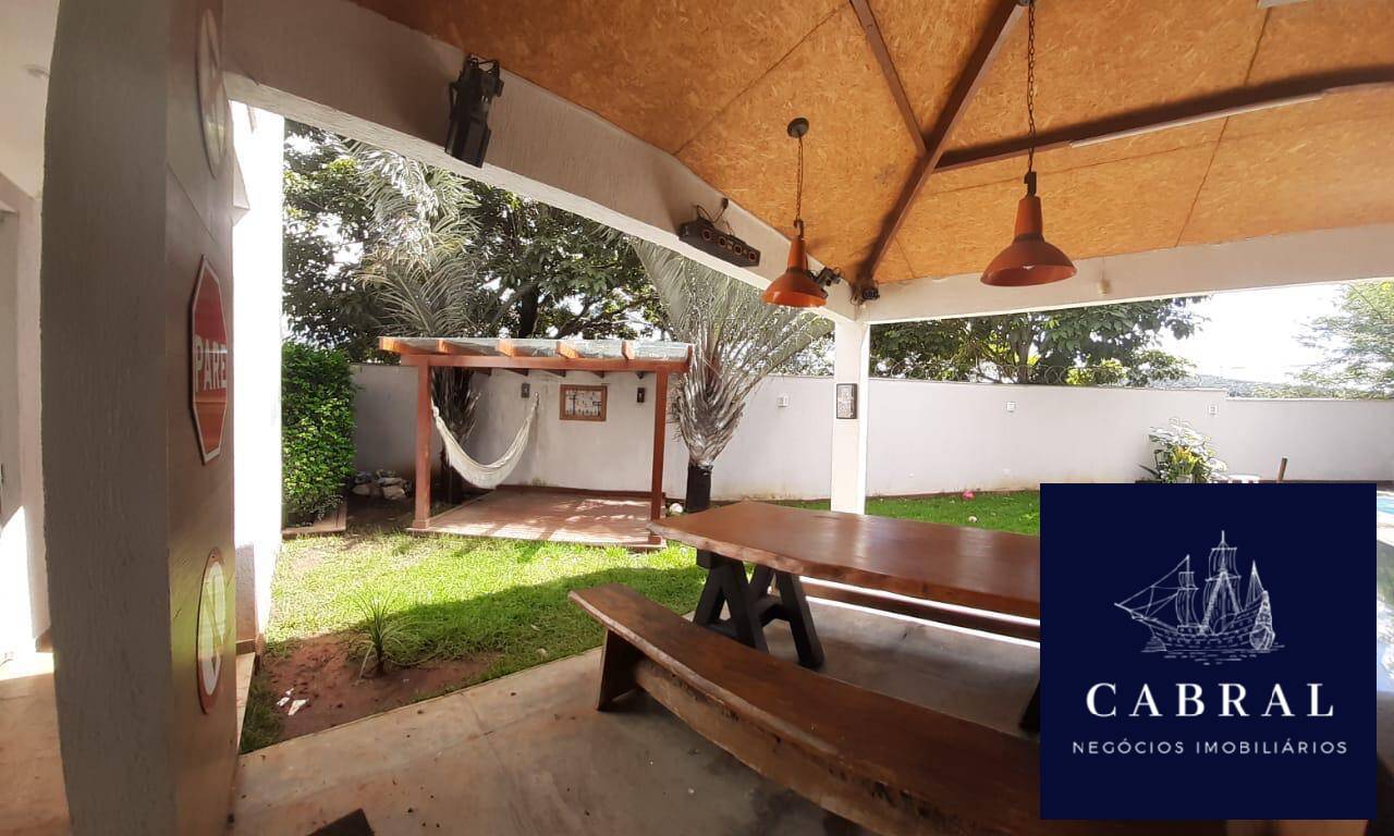 Casa à venda com 4 quartos, 195m² - Foto 3