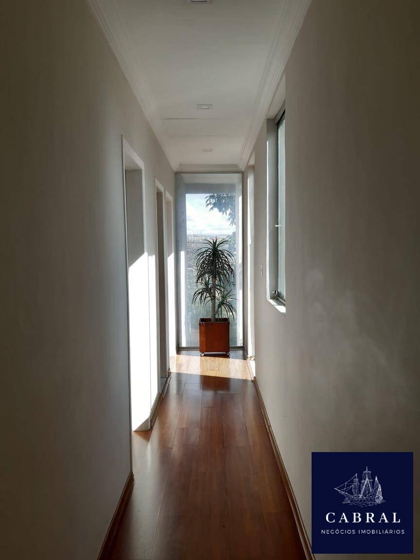 Casa à venda com 4 quartos, 195m² - Foto 11
